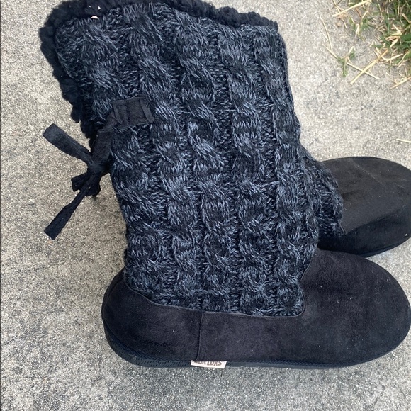 Muk Luks Cozy Black Knit Women's Boots - Picture 6 of 10